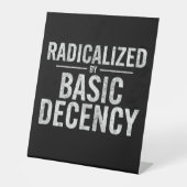 基本的な礼儀によって急進化すおもしろいる 台座サイン (正面)