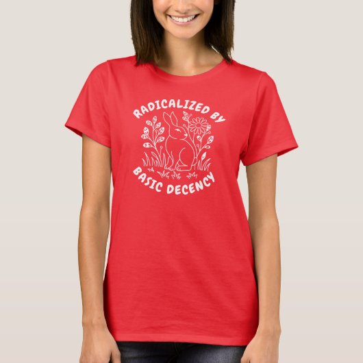 基本的な礼儀によって過激化された花柄ウサギ Tシャツ (正面)