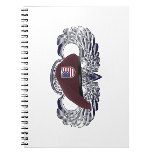 基本的な空中の翼に特別に設計されたベレー ノートブック (正面)