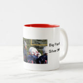 基本的なhelmet.gifの銀2012年の大きい急流、C… ツートーンマグカップ (正面右)