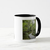 基盤の熱帯雨林を通した道の マグカップ (正面右)