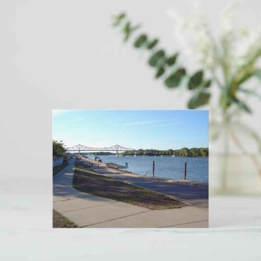堤防 – Winona, MN ポストカード (スタンド正面)
