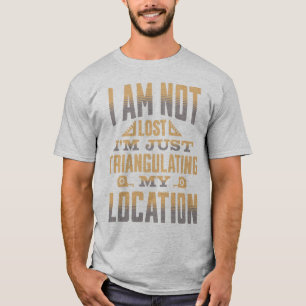 場所の測量士を三角化おもしろいする Tシャツ