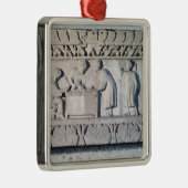 場面を集める税を描写するレリーフ、浮き彫り メタルオーナメント (右)