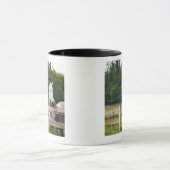 塀に見る分野の馬 マグカップ (中央)