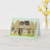 塀のメッセージカードのヴィンテージの子ネコ カード (黄色い花)