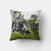 塀の馬上の馬頭部 クッション (裏面)