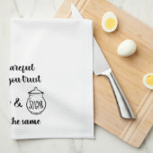 塩と砂糖を信頼する人は同じように見える注意 キッチンタオル (四つ折り)