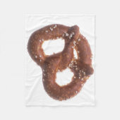 塩味のプレッツェル フリースブランケット (正面)