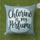 塩素は私の香水スイミングおもしろい引用文 アウトドアクッション (芝生)