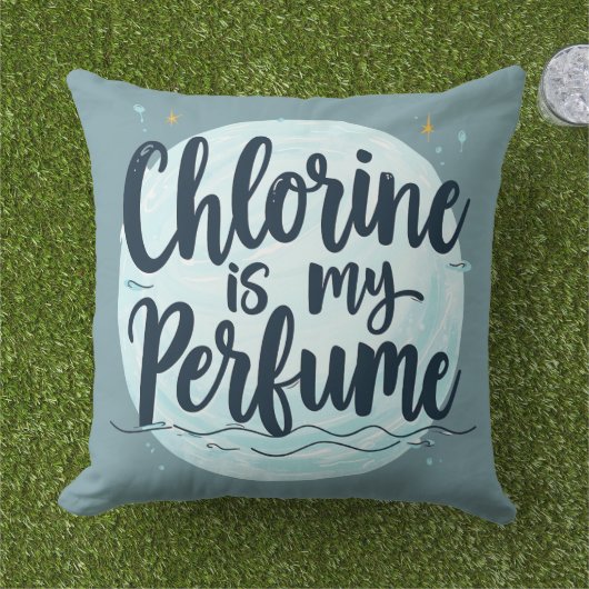 塩素は私の香水スイミングおもしろい引用文 アウトドアクッション (芝生)