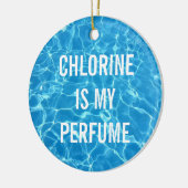 塩素は私の香水スイミングプールのタイポグラフィである セラミックオーナメント (左)