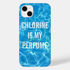塩素は私の香水スイミングプールのタイポグラフィである Case-Mate iPhone 14 PLUSケース