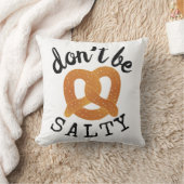 塩辛いプレッツェルおもしろいパンするな クッション (ブランケット)