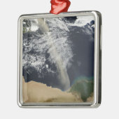 塵が立つ メタルオーナメント (左)