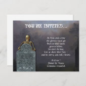 墓と墓石のある墓地でのハロウィンパーティー 招待状 (正面/裏面)