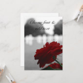 墓地と赤いバラ - 記念日 カード (正面/裏面インサイチュ)