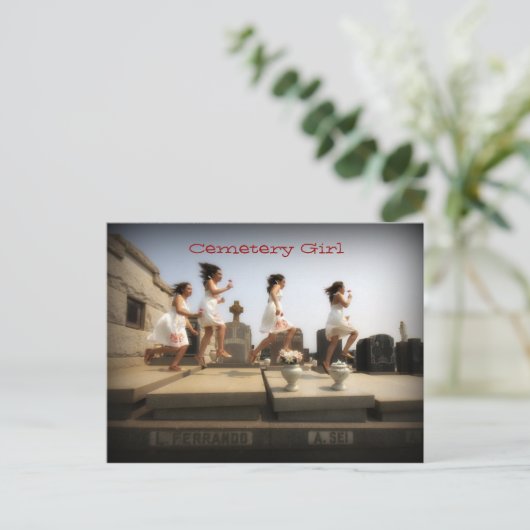 墓地の少女 ポストカード (スタンド正面)
