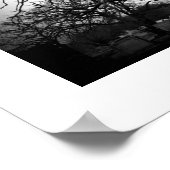 墓地の黒と白の木 ポスター (角)