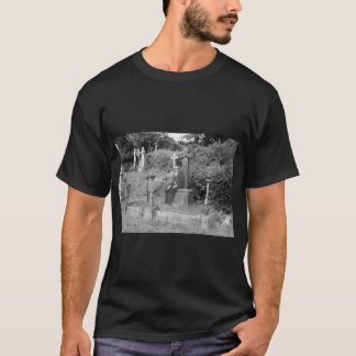 墓地リビング Tシャツ
