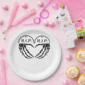 墓石で作られた裂け目のようなハート型のデザイン ペーパープレート (パーティー)