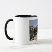 墓碑の歩行 マグカップ (左)