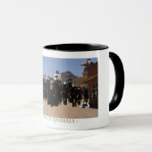 墓碑の歩行 マグカップ (正面右)