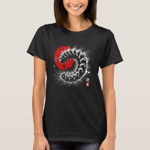 墨絵の涼しい動物イラスト イモムシの夕焼け Tシャツ