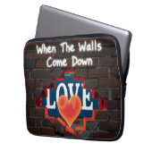 壁がダウンした来時 ラップトップスリーブ (正面左)