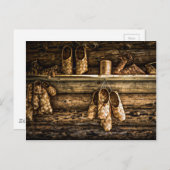 壁にかかったトウの靴 ポストカード (正面/裏面)