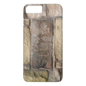 壁にもう一つ煉瓦が積み上がっている Case-Mate iPhoneケース (裏面)