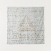 壁に付いたリーボックのロゴの写真を閉じる タペストリー (正面)