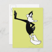 壁に寄りかかったダフィーダック™ ポストカード (正面/裏面)