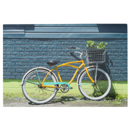 壁に寄り掛かる自転車 メタルプリント