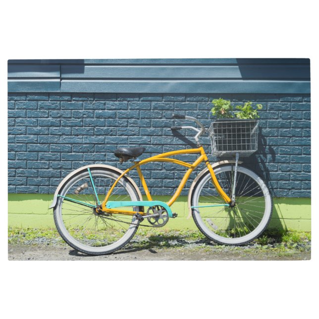 壁に寄り掛かる自転車 メタルプリント (正面)