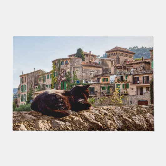 壁に猫の日光浴 – Valldemossa, Mallorca ドアマット (正面)