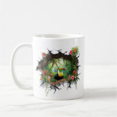 壁のカラフルポータルを通して見るトゥーカン コーヒーマグカップ (左)