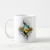 壁のカラフルポータルを通して見るトゥーカン コーヒーマグカップ (左)