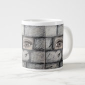 「壁の後ろから見る」 ジャンボコーヒーマグカップ (正面右)