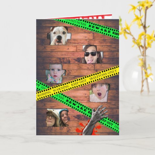 壁の後ろに閉じパーソナライズされた込められた面白いハロウィン カード (黄色い花)