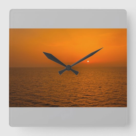 壁の時計に映る海の夕日 スクエア壁時計 (正面)