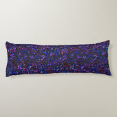 壁の青とピンクのテクスチャのように見える ボディピロー (裏面)