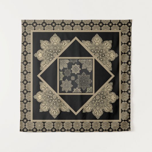 壁掛けタペストリー メダリオン、黒地にタンとクリーム タペストリー (正面)