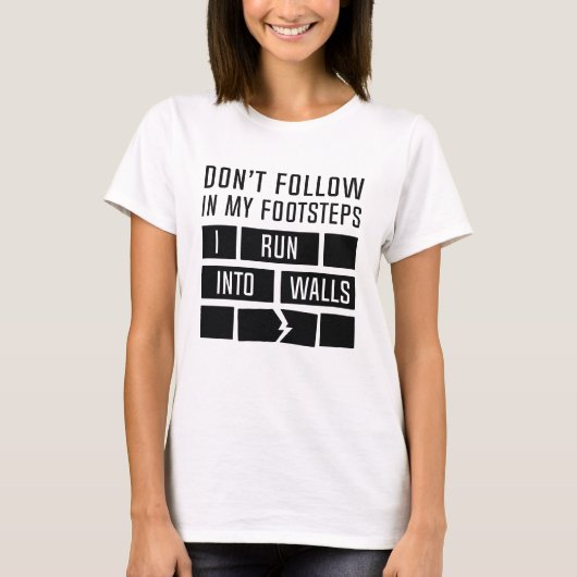 壁走に入る Tシャツ (正面)