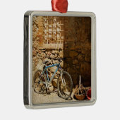 壁、Monteriggioni、シエナの前に自転車に乗って下さい メタルオーナメント (右)