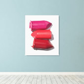 壊れた口紅のスタック キャンバスプリント (インサイチュ (ウッドフロア))