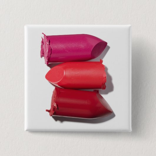 壊れた口紅の積み重ね 缶バッジ (正面)
