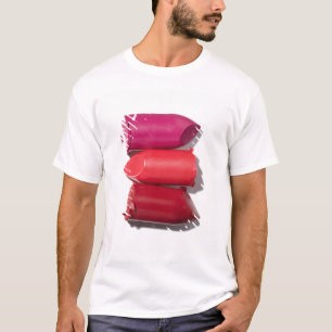 壊れた口紅の積み重ね Tシャツ