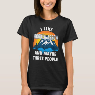壊れた矢が好きで、たぶん3人くらい Tシャツ