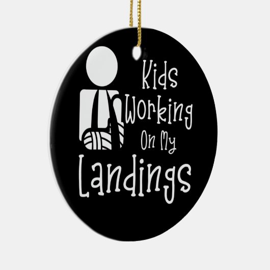 壊れた腕の子供たちがまだ着陸に取り組んでいる セラミックオーナメント (右)